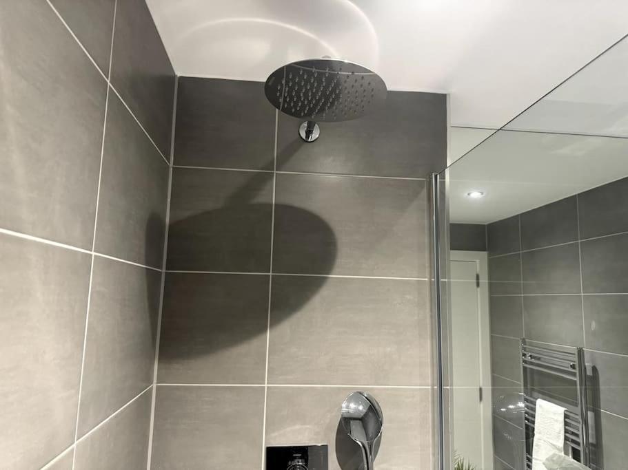 Luxury Oaks Suite, Free Private Parking, 2 Bed 2 Bathroom Apartment, Central Solihull Birmingham Exteriör bild