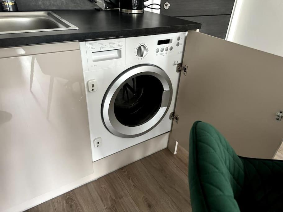 Luxury Oaks Suite, Free Private Parking, 2 Bed 2 Bathroom Apartment, Central Solihull Birmingham Exteriör bild