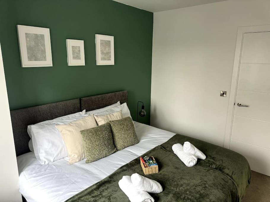 Luxury Oaks Suite, Free Private Parking, 2 Bed 2 Bathroom Apartment, Central Solihull Birmingham Exteriör bild