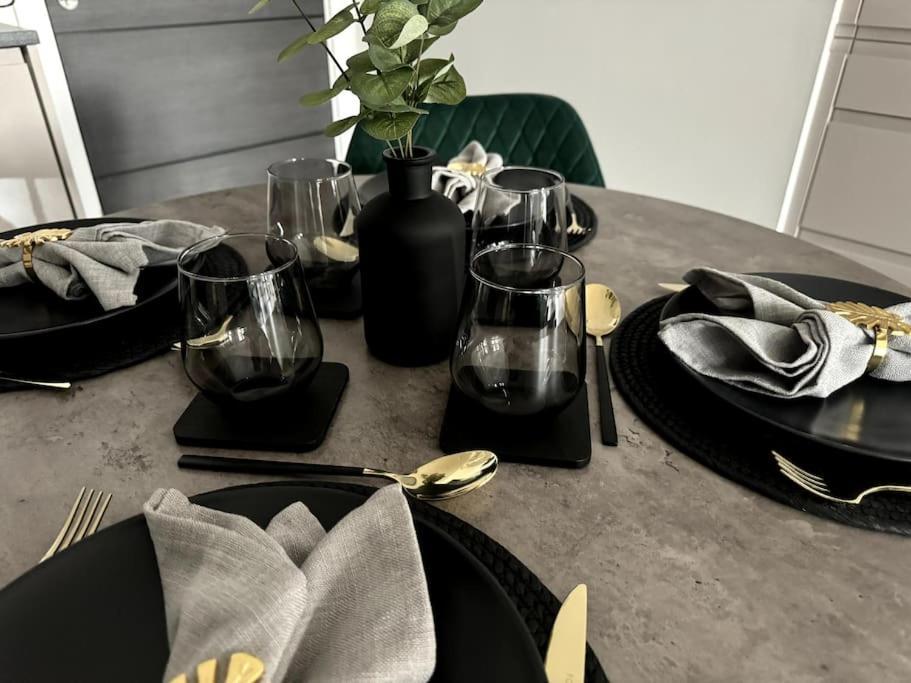 Luxury Oaks Suite, Free Private Parking, 2 Bed 2 Bathroom Apartment, Central Solihull Birmingham Exteriör bild