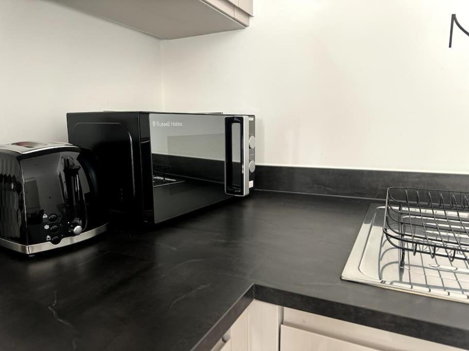 Luxury Oaks Suite, Free Private Parking, 2 Bed 2 Bathroom Apartment, Central Solihull Birmingham Exteriör bild
