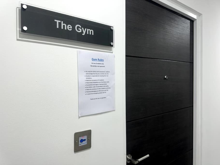 Luxury Oaks Suite, Free Private Parking, 2 Bed 2 Bathroom Apartment, Central Solihull Birmingham Exteriör bild