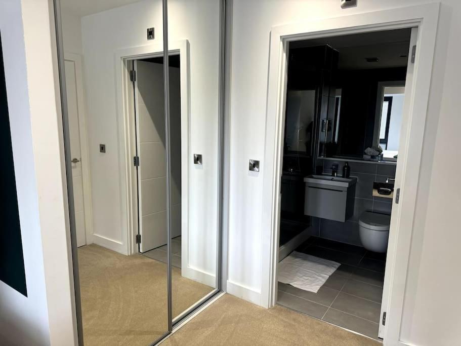 Luxury Oaks Suite, Free Private Parking, 2 Bed 2 Bathroom Apartment, Central Solihull Birmingham Exteriör bild
